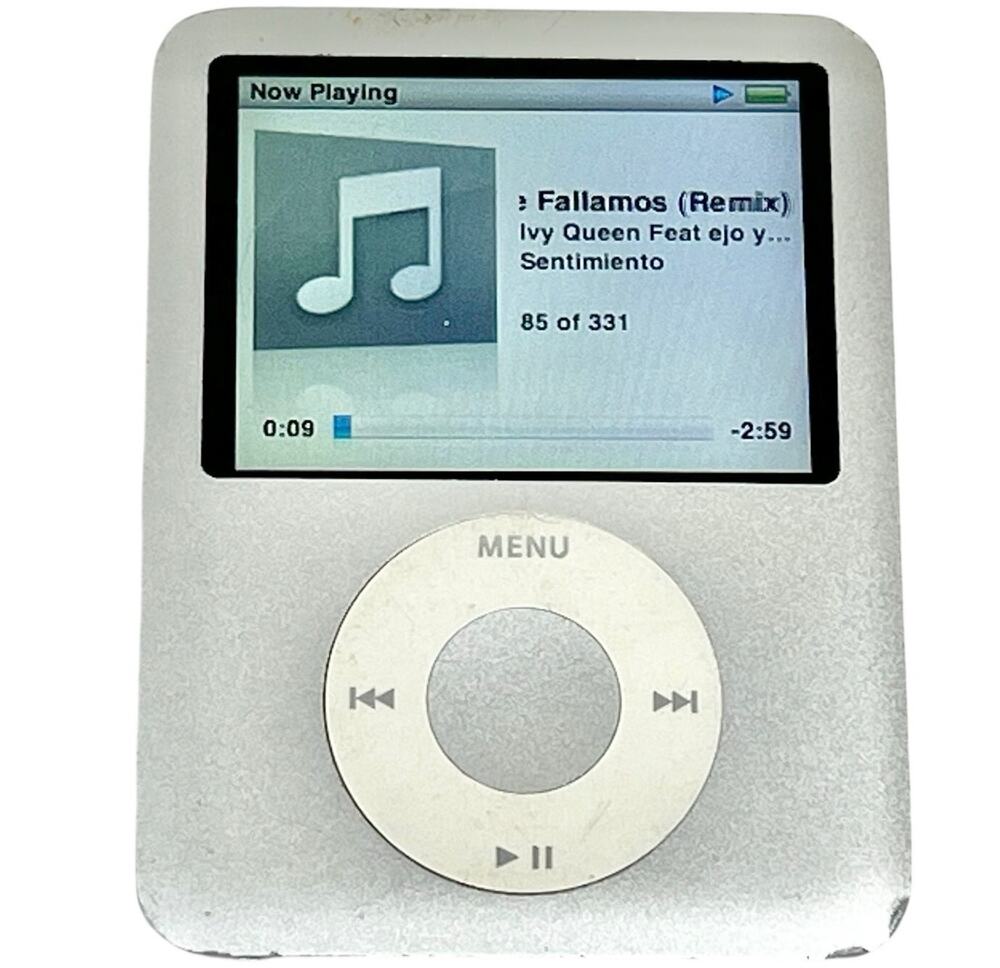 Apple iPod Nano 3rd Generation 4GB Model A1236 Silver Tested Working